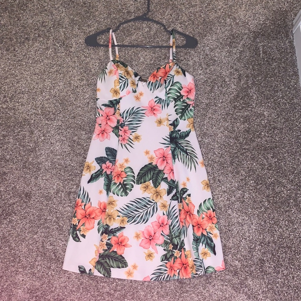 Gorgeous Floral GUESS Dress